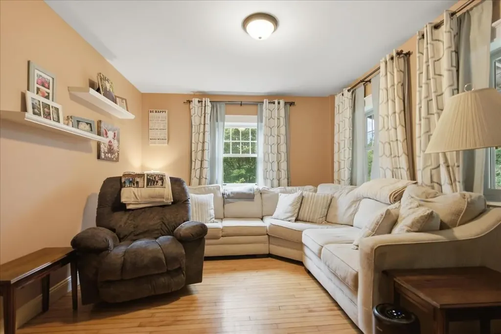 127 Dutton Road China ME 04358