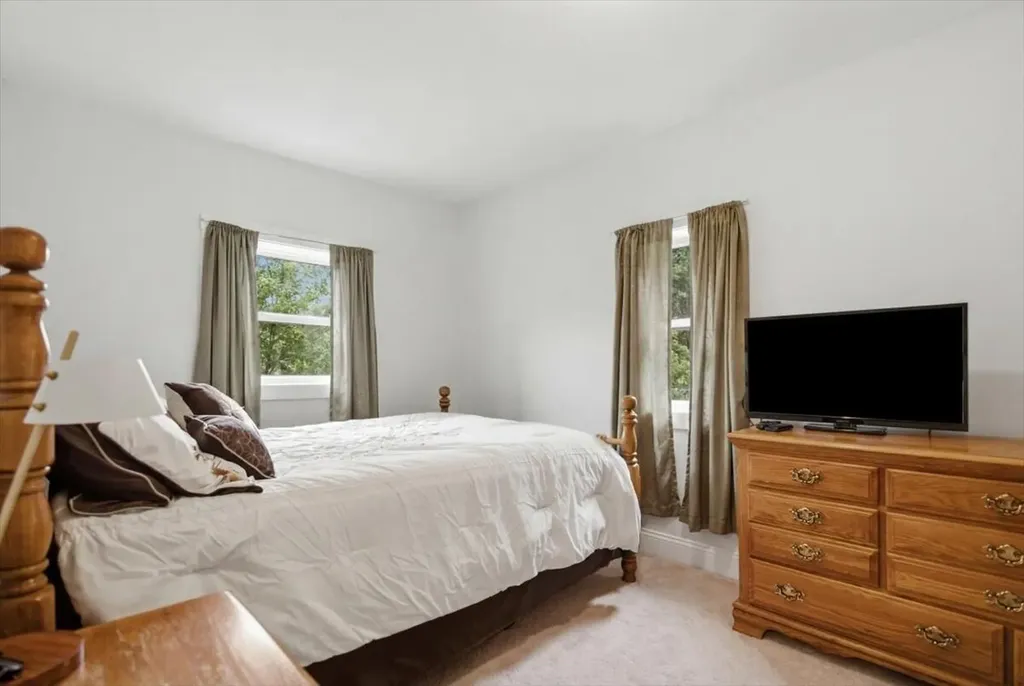 127 Dutton Road China ME 04358