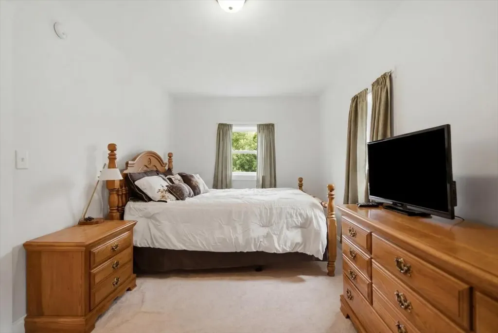 127 Dutton Road China ME 04358