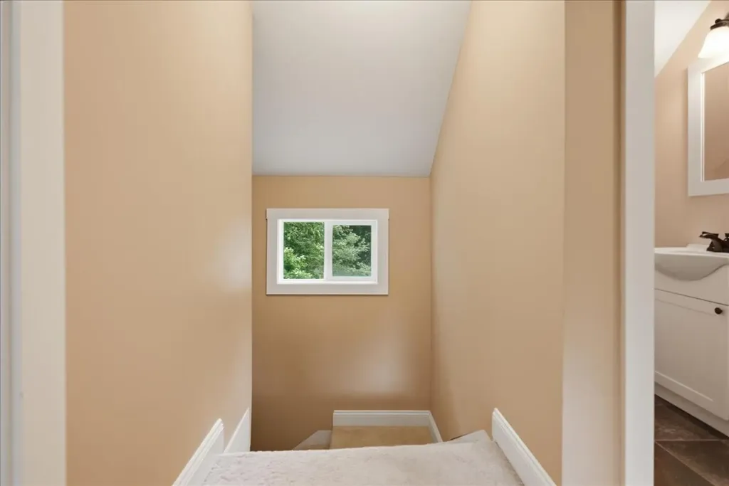 127 Dutton Road China ME 04358