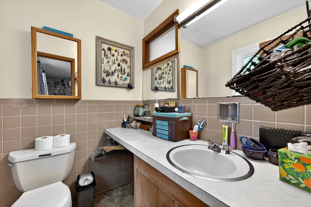 29 Smiley Avenue Winslow ME 04901
