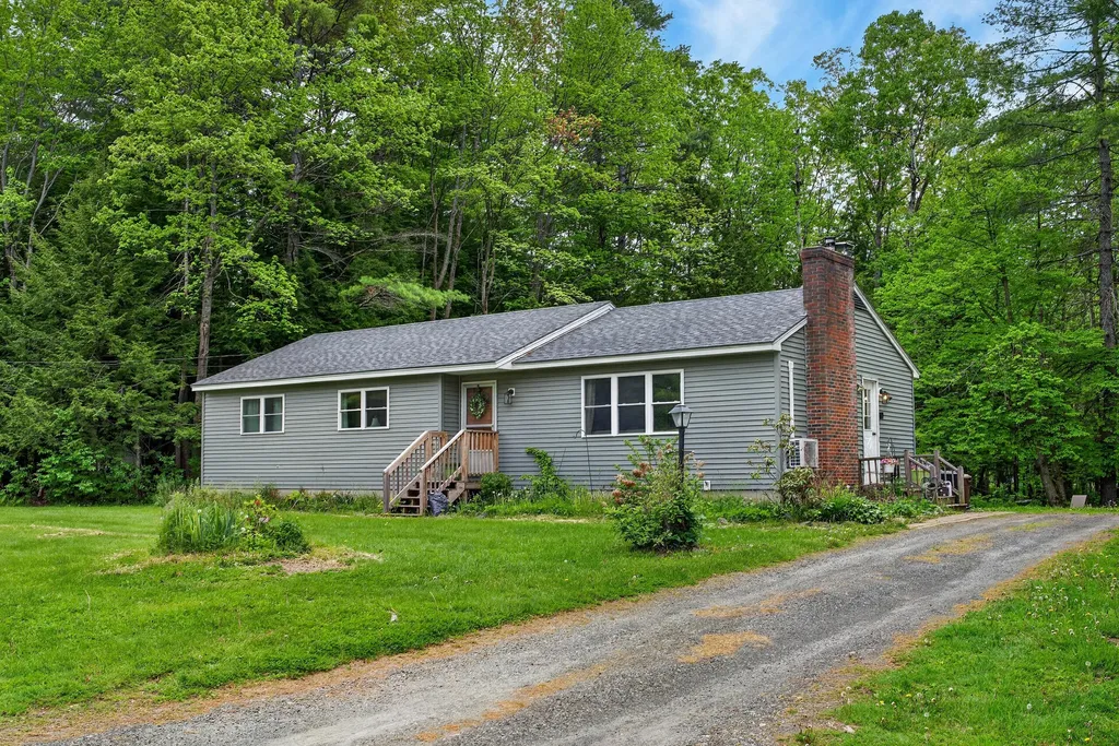 29 Smiley Avenue Winslow ME 04901