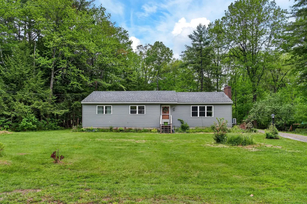 29 Smiley Avenue Winslow ME 04901