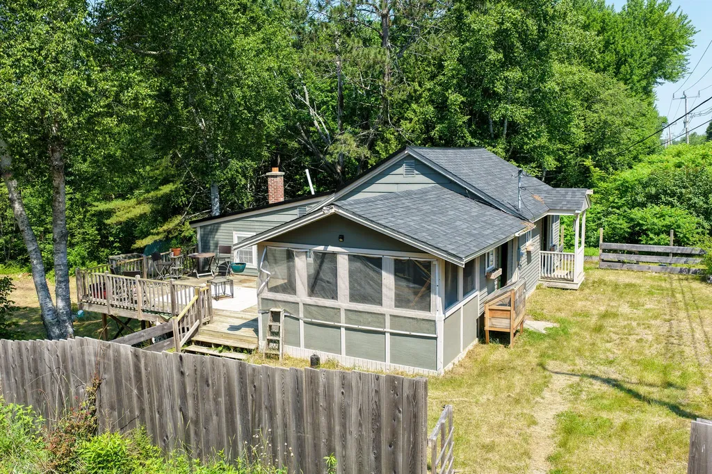194 Main Road Passadumkeag ME 04475