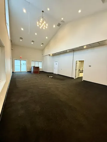1376 U.s. 1 York ME 03902