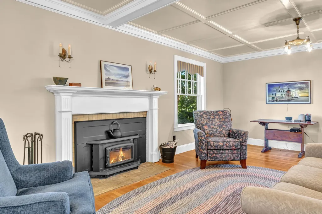 218 Broadway (Shaw Avenue) Street Rockland ME 04841