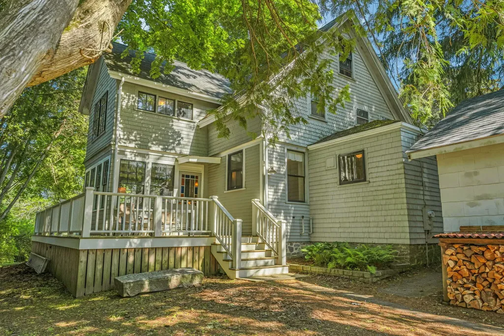 218 Broadway (Shaw Avenue) Street Rockland ME 04841
