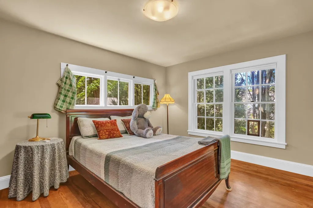 218 Broadway (Shaw Avenue) Street Rockland ME 04841