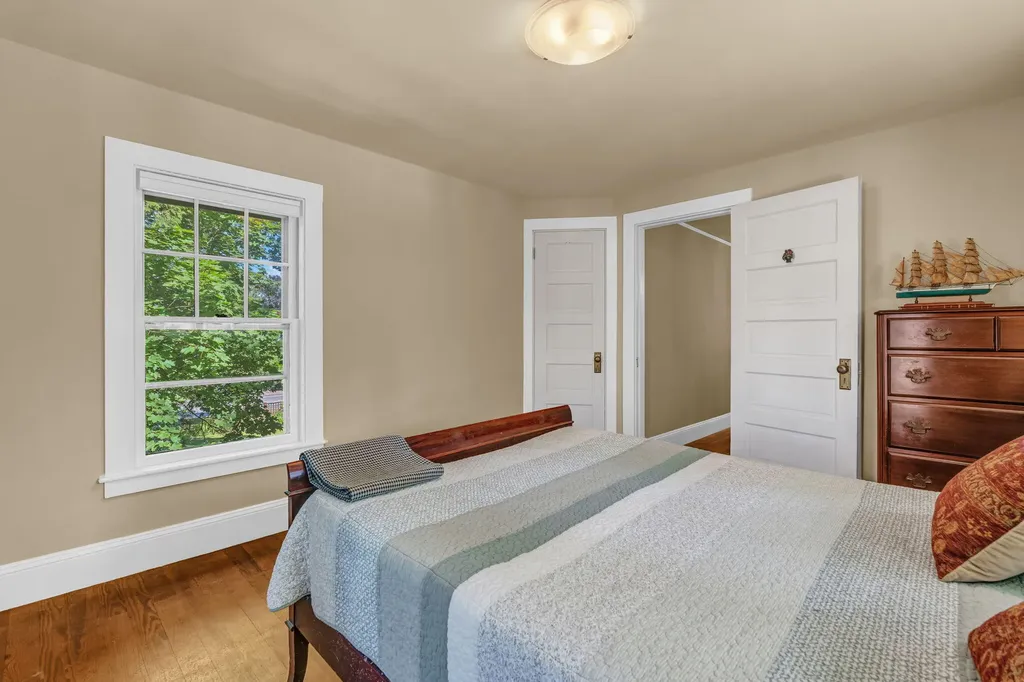 218 Broadway (Shaw Avenue) Street Rockland ME 04841