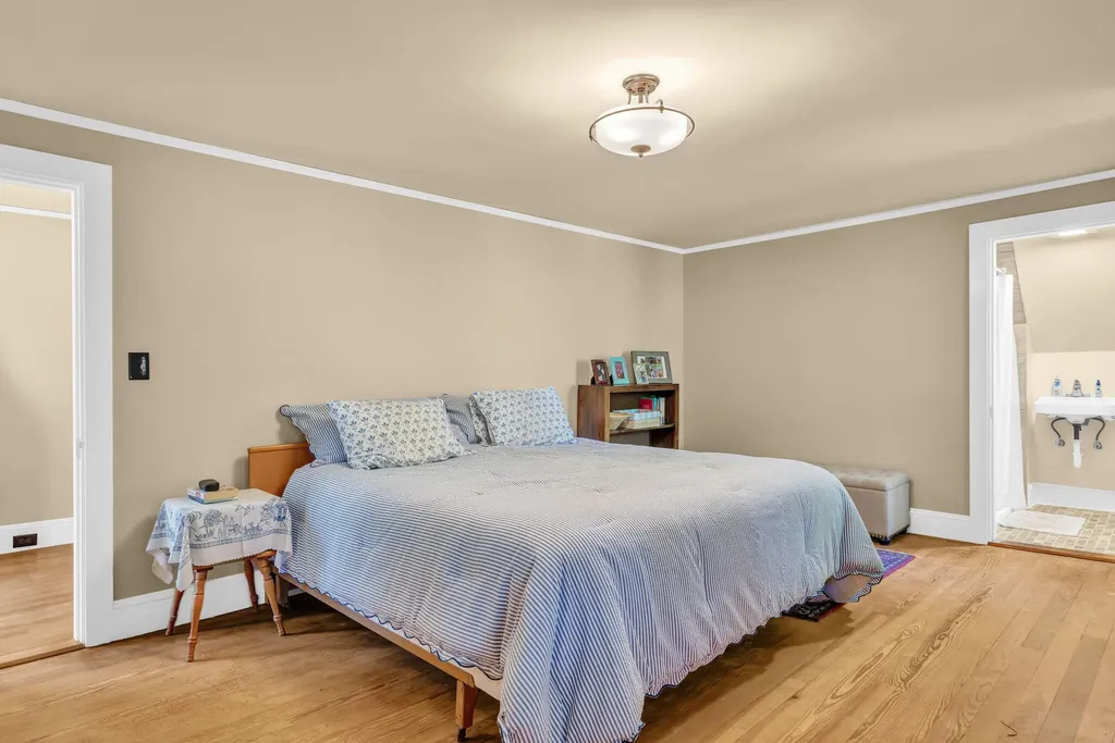 218 Broadway (Shaw Avenue) Street Rockland ME 04841