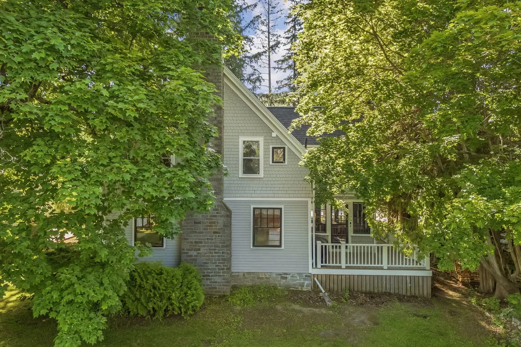 218 Broadway (Shaw Avenue) Street Rockland ME 04841