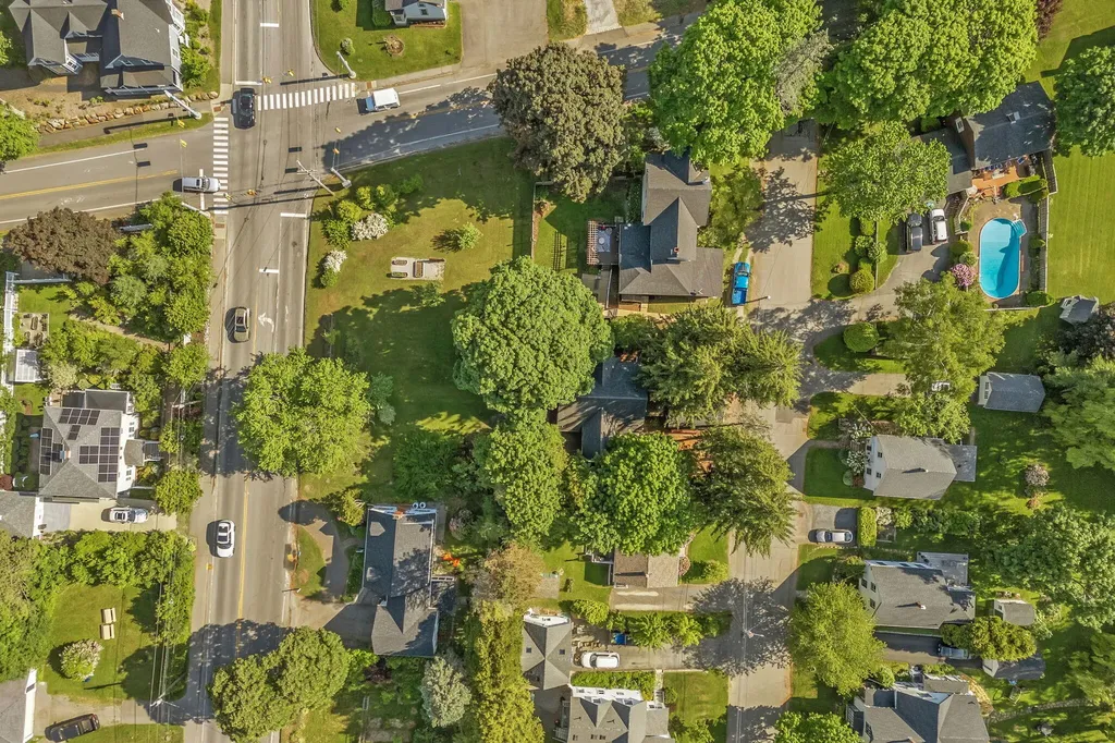 218 Broadway (Shaw Avenue) Street Rockland ME 04841