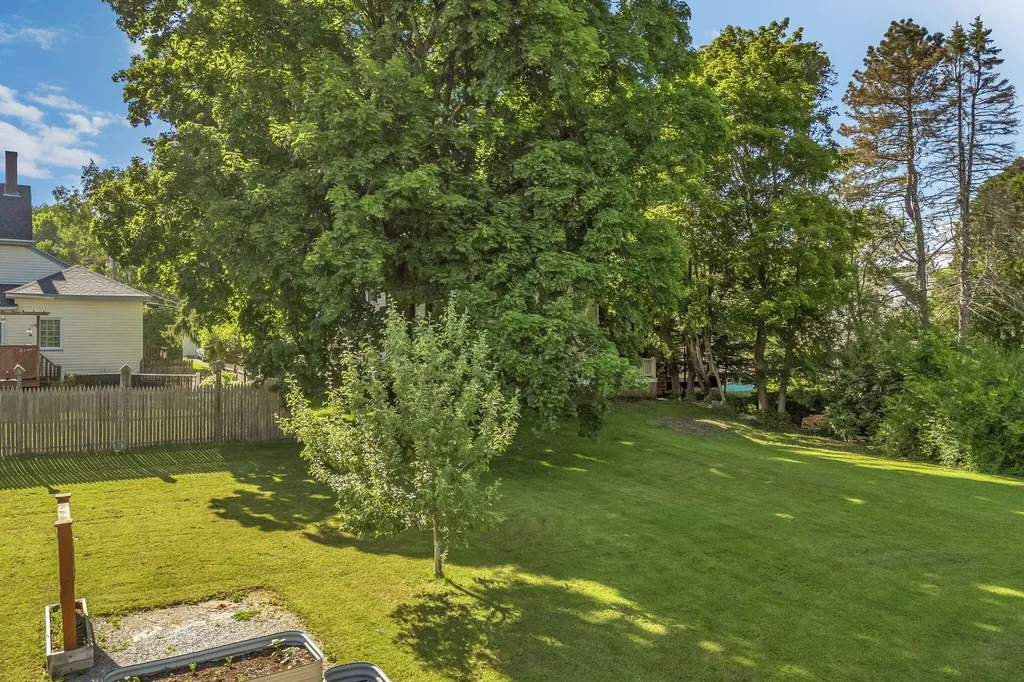 218 Broadway (Shaw Avenue) Street Rockland ME 04841