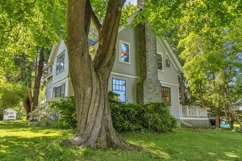 218 Broadway (Shaw Avenue) Street Rockland ME 04841