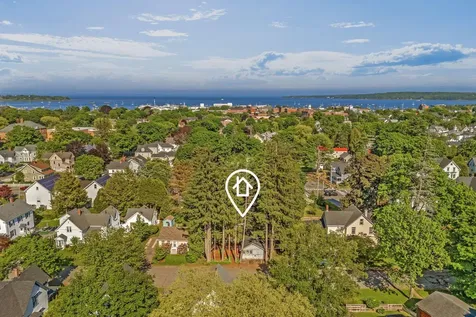218 Broadway (Shaw Avenue) Street Rockland ME 04841