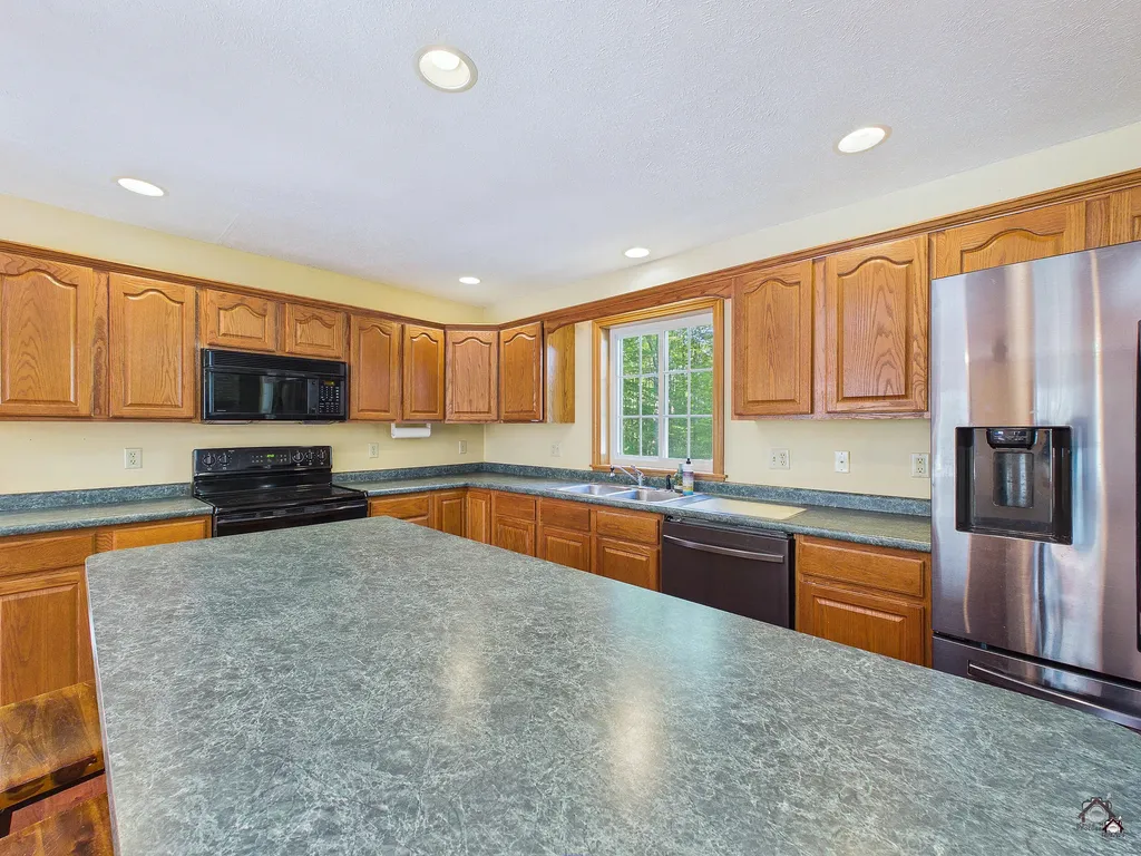 91 Cotton Road Lewiston ME 04240