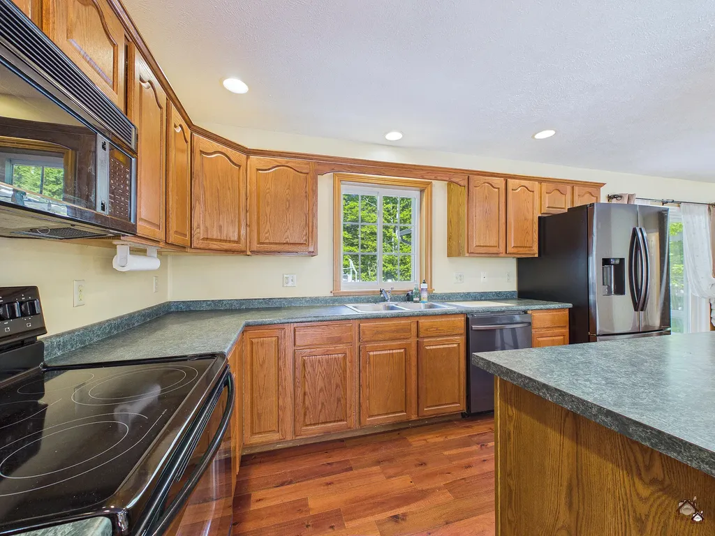 91 Cotton Road Lewiston ME 04240