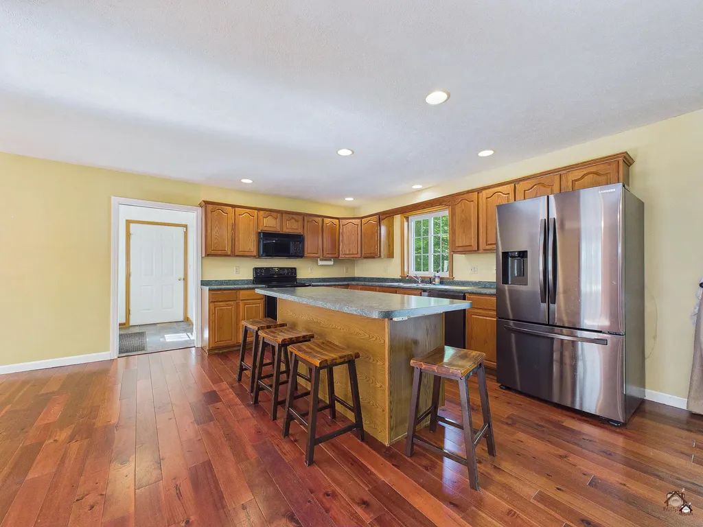 91 Cotton Road Lewiston ME 04240