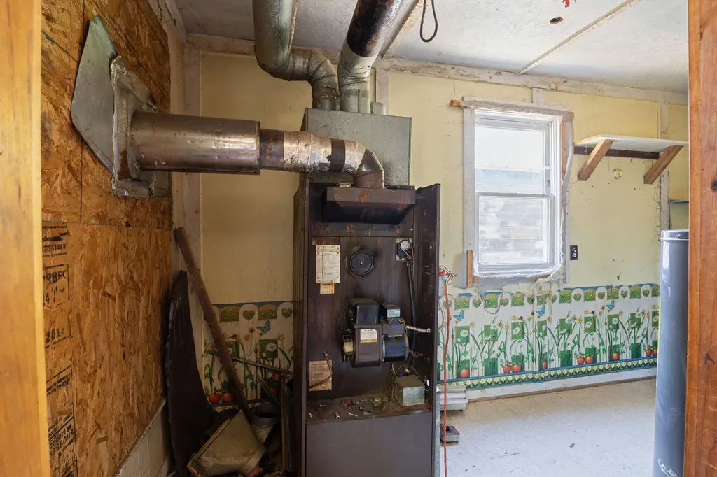 23 Pioneer Street West Paris ME 04289