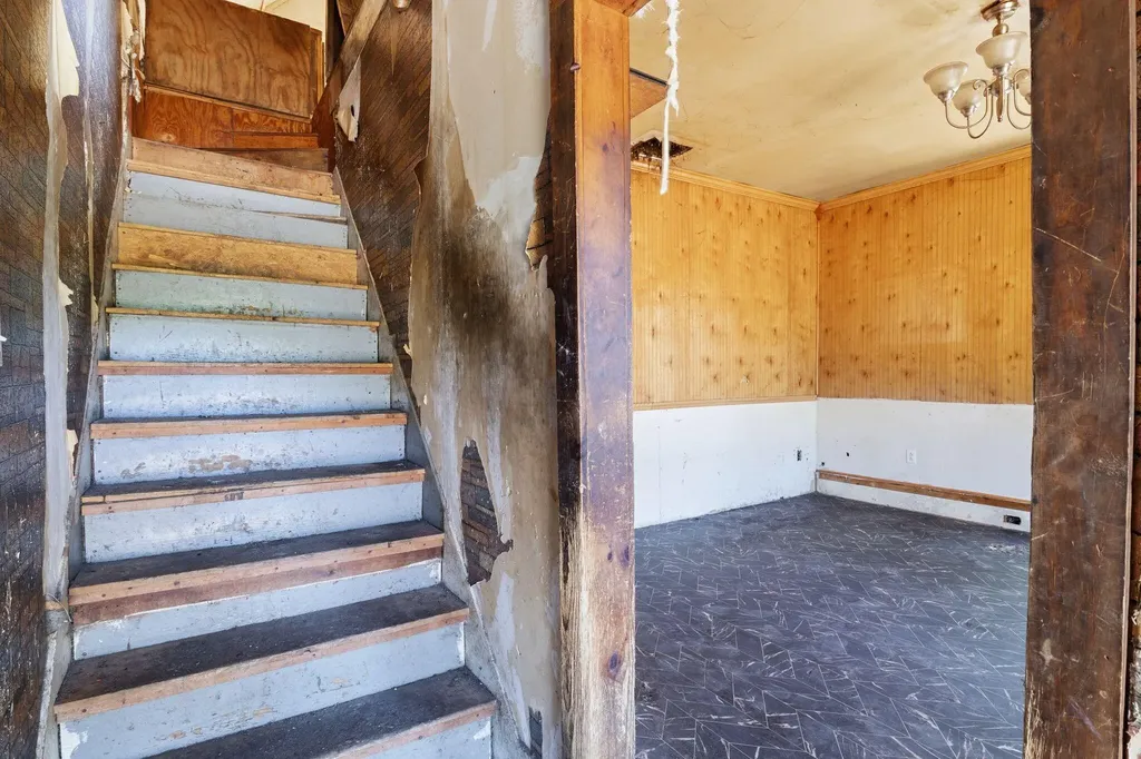 23 Pioneer Street West Paris ME 04289