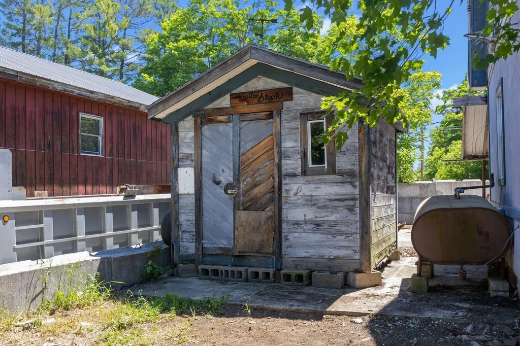 23 Pioneer Street West Paris ME 04289