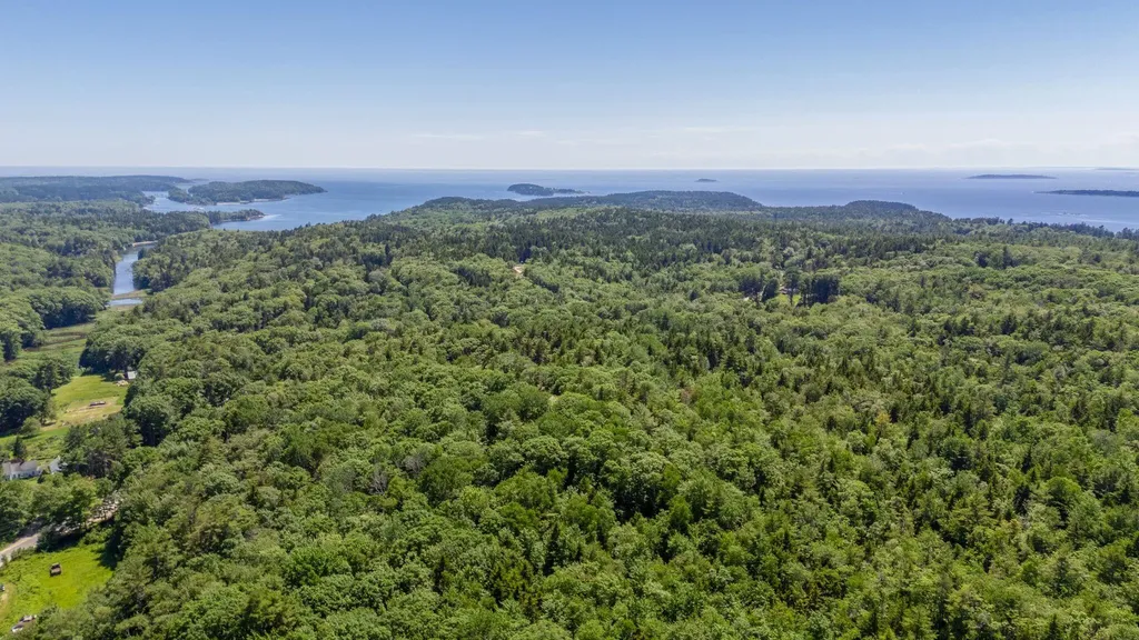 63 Sebasco Road Phippsburg ME 04562