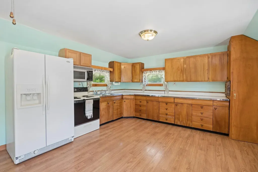 63 Sebasco Road Phippsburg ME 04562