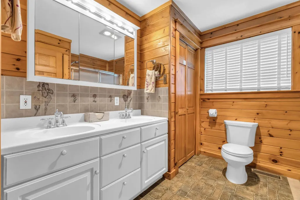 30 Beaver Bog Lane Abbot ME 04406