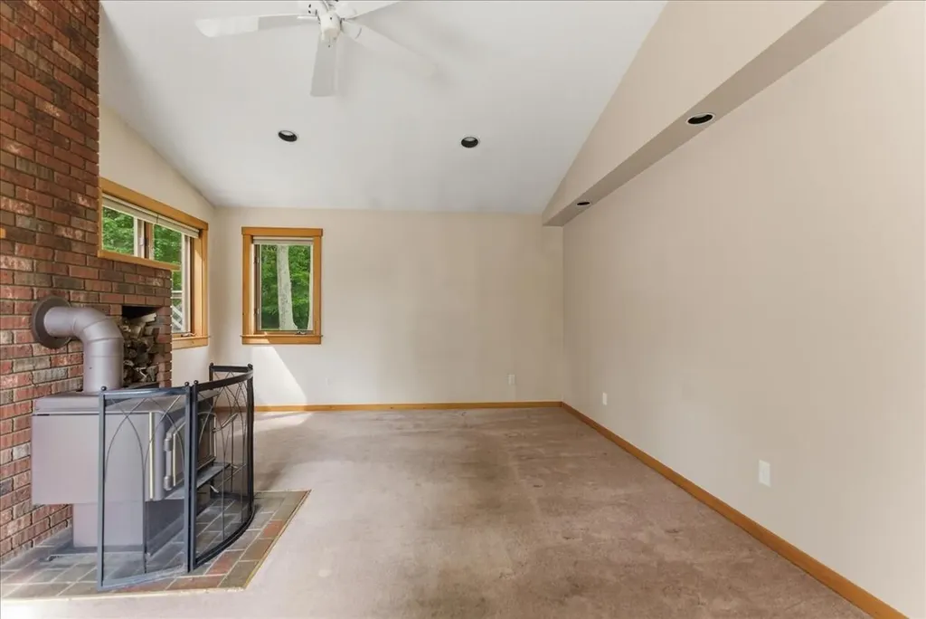 16 Woodland Avenue Lisbon ME 04252