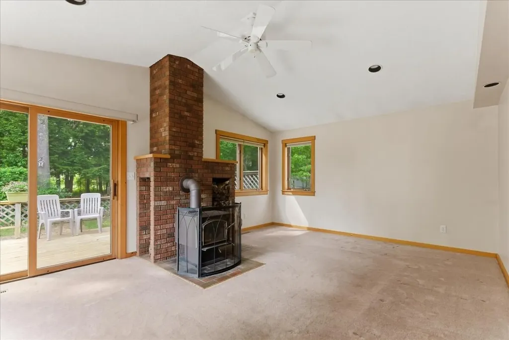 16 Woodland Avenue Lisbon ME 04252
