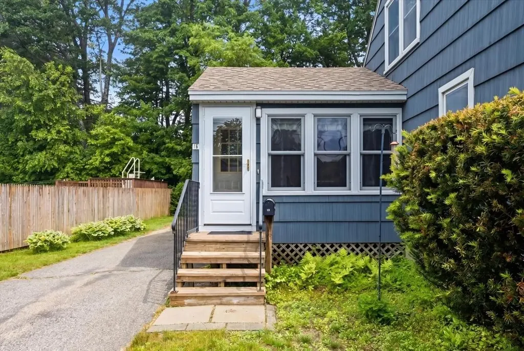 16 Woodland Avenue Lisbon ME 04252