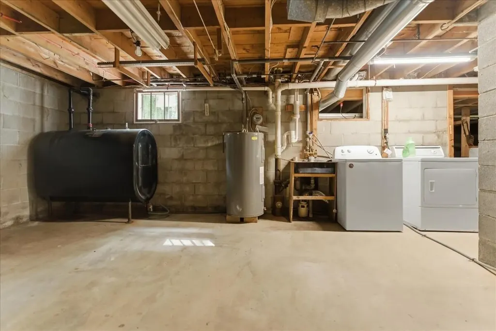 16 Woodland Avenue Lisbon ME 04252