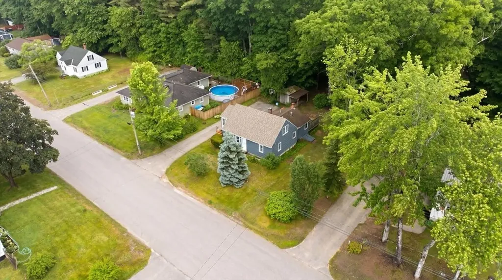 16 Woodland Avenue Lisbon ME 04252