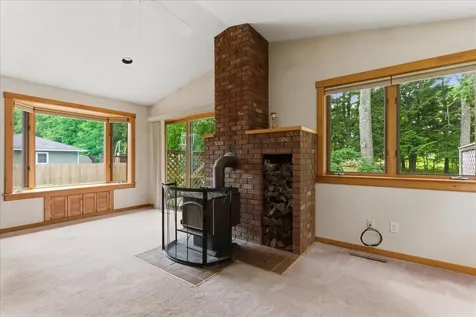 16 Woodland Avenue Lisbon ME 04252