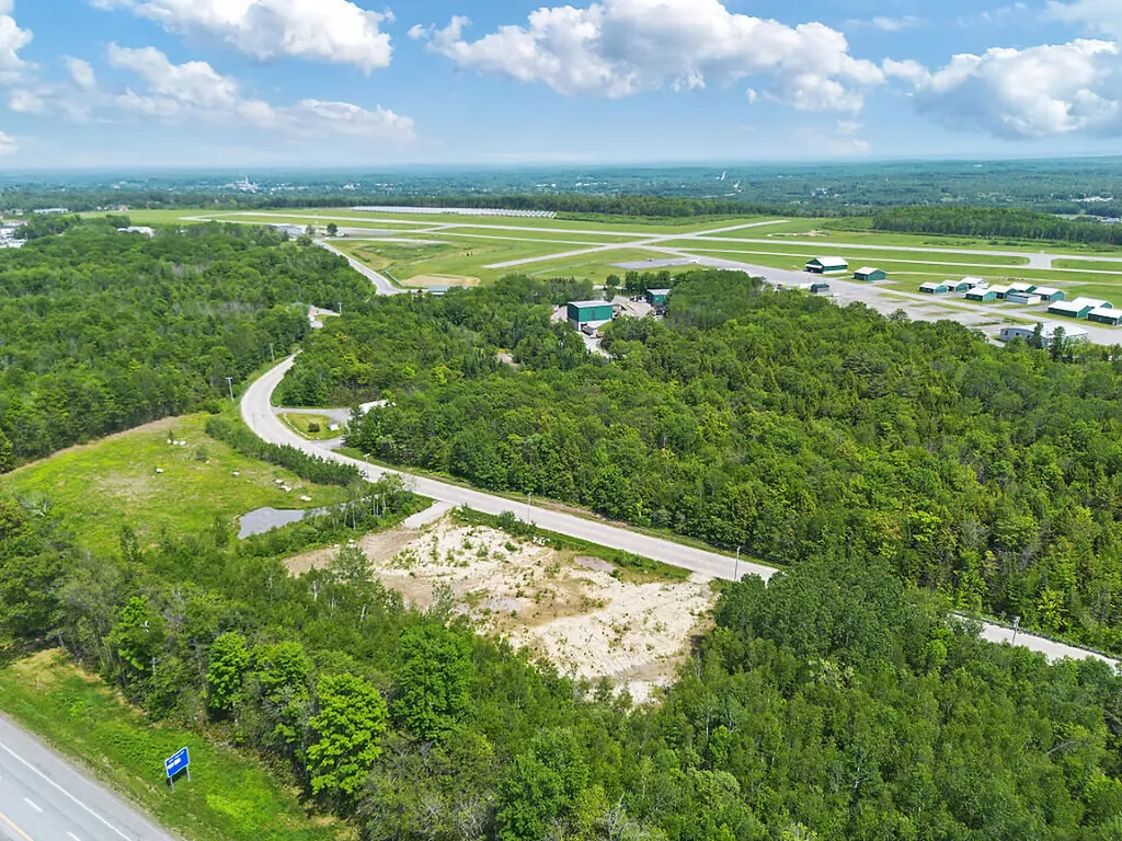 125 Airport Road Waterville ME 04901