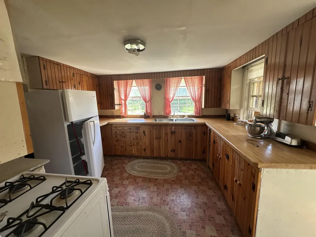 31 Shag Hollow Road Matinicus Isle Plt ME 04851