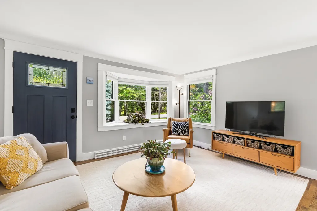 213 Cousins Street Yarmouth ME 04096