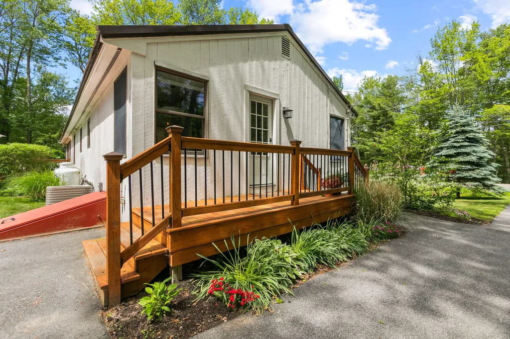 213 Cousins Street Yarmouth ME 04096