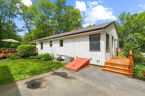 213 Cousins Street Yarmouth ME 04096