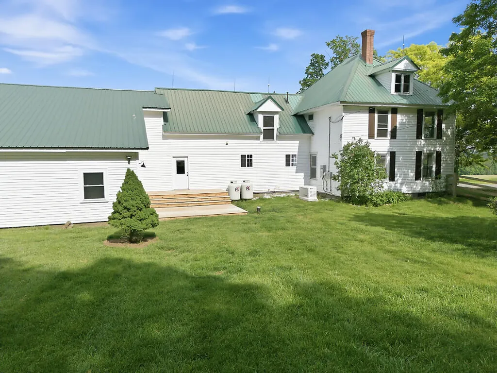 327 Ripley Road Dexter ME 04930