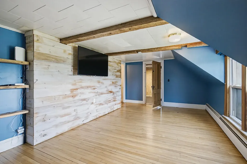 327 Ripley Road Dexter ME 04930