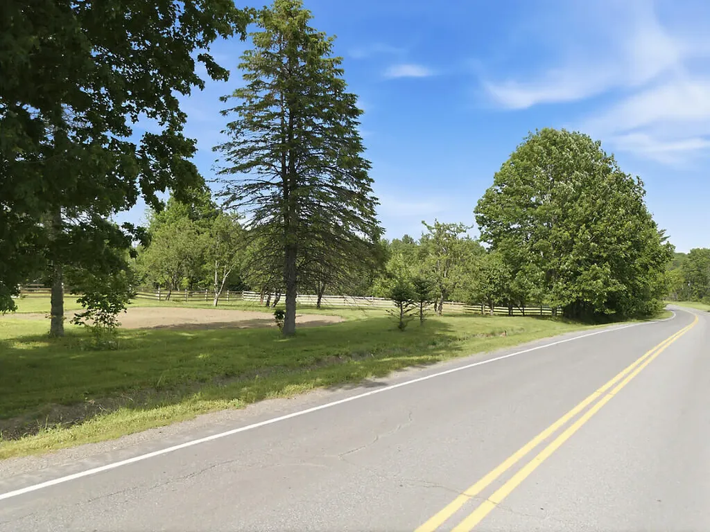 327 Ripley Road Dexter ME 04930