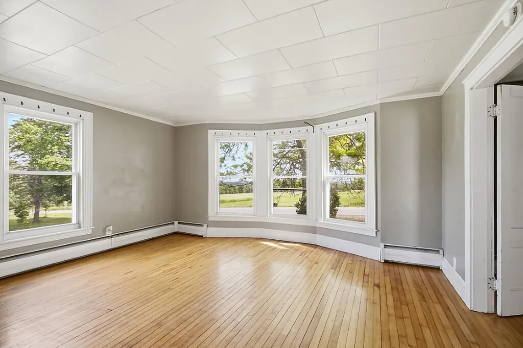 327 Ripley Road Dexter ME 04930
