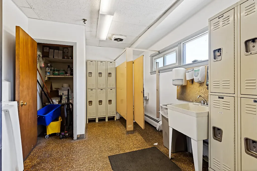 122 Lyons Road Sidney ME 04330