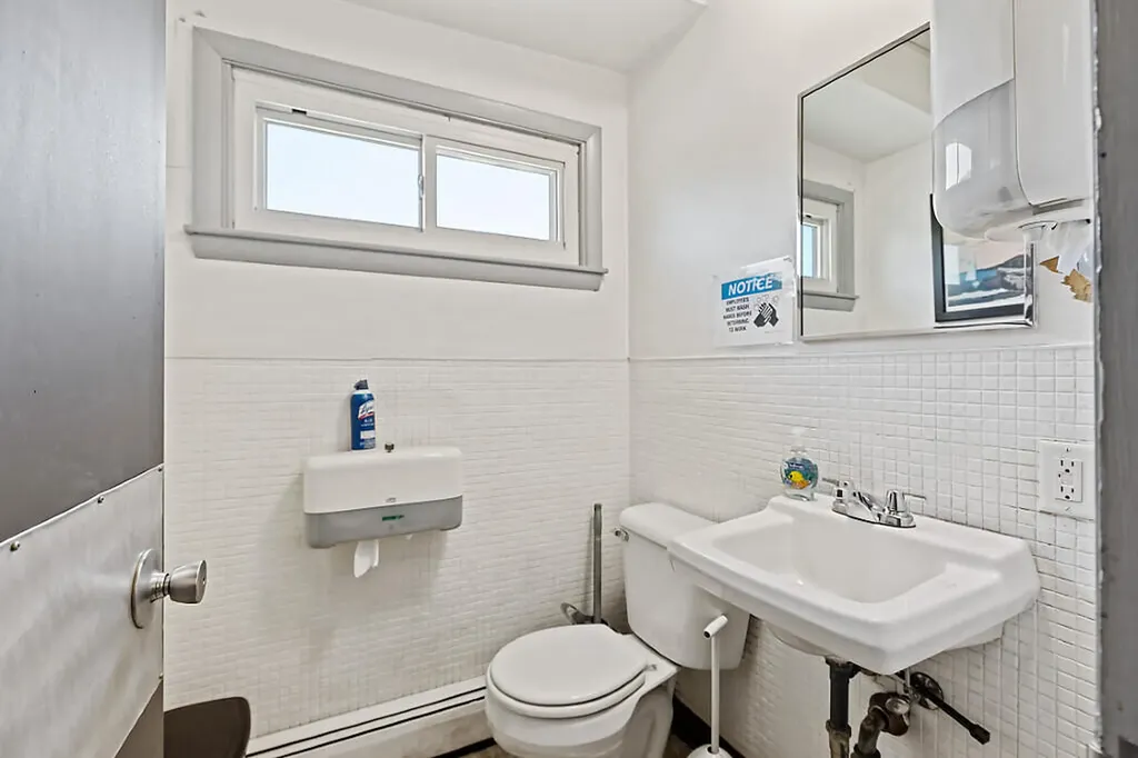 122 Lyons Road Sidney ME 04330