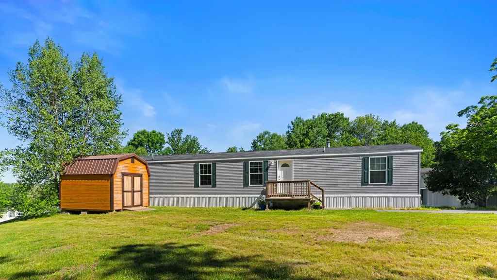 20 Mountain View Circle Bowdoin ME 04287