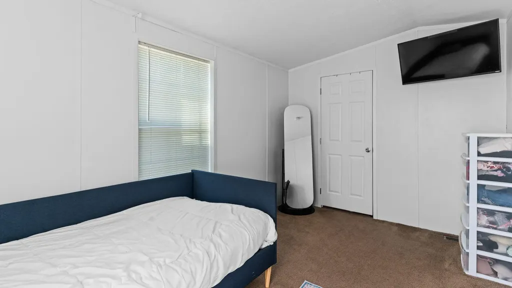 20 Mountain View Circle Bowdoin ME 04287
