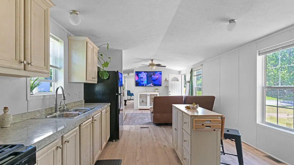 20 Mountain View Circle Bowdoin ME 04287