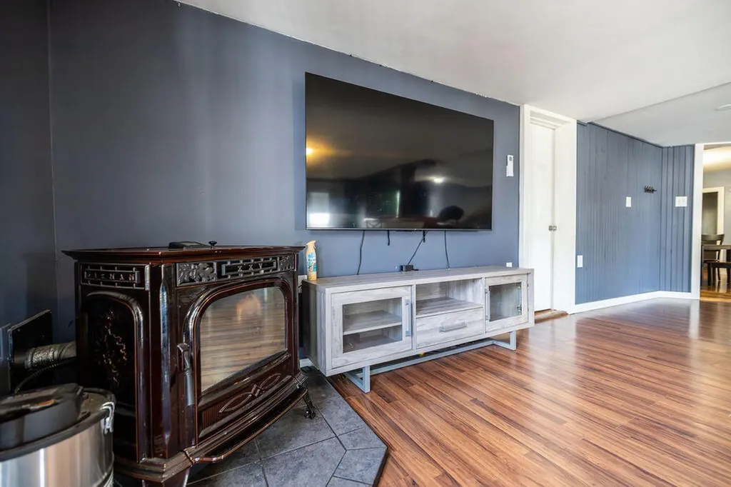 16 Park Street Madison ME 04950