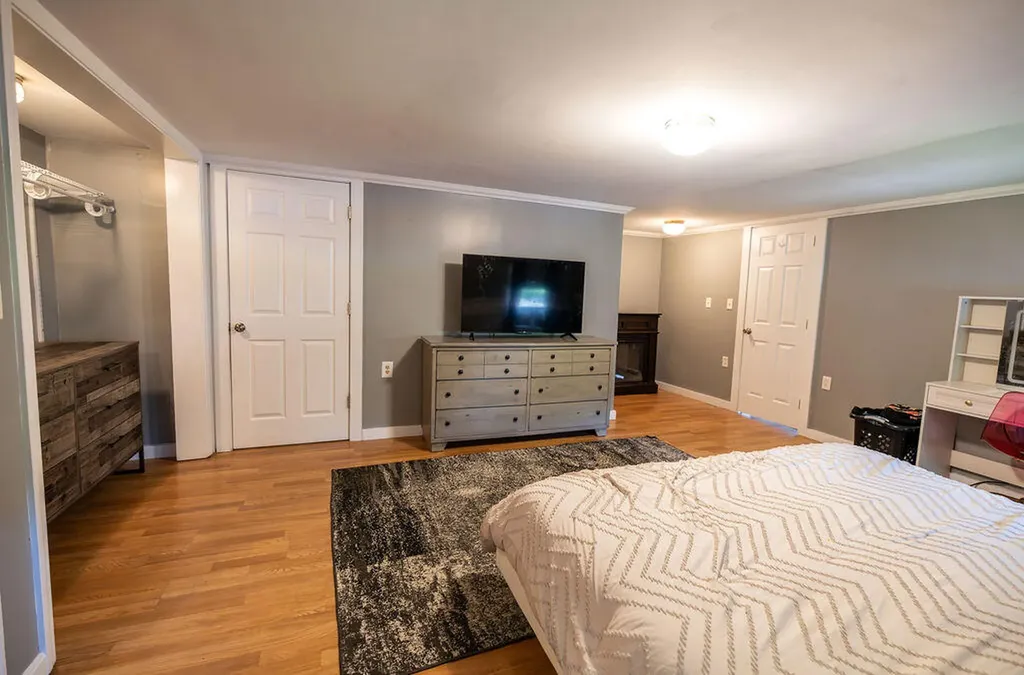 16 Park Street Madison ME 04950